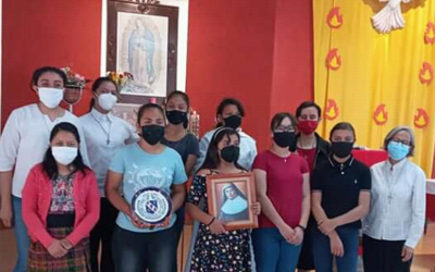 EN DIOS AMAR A TODOS, AMARLO TODO